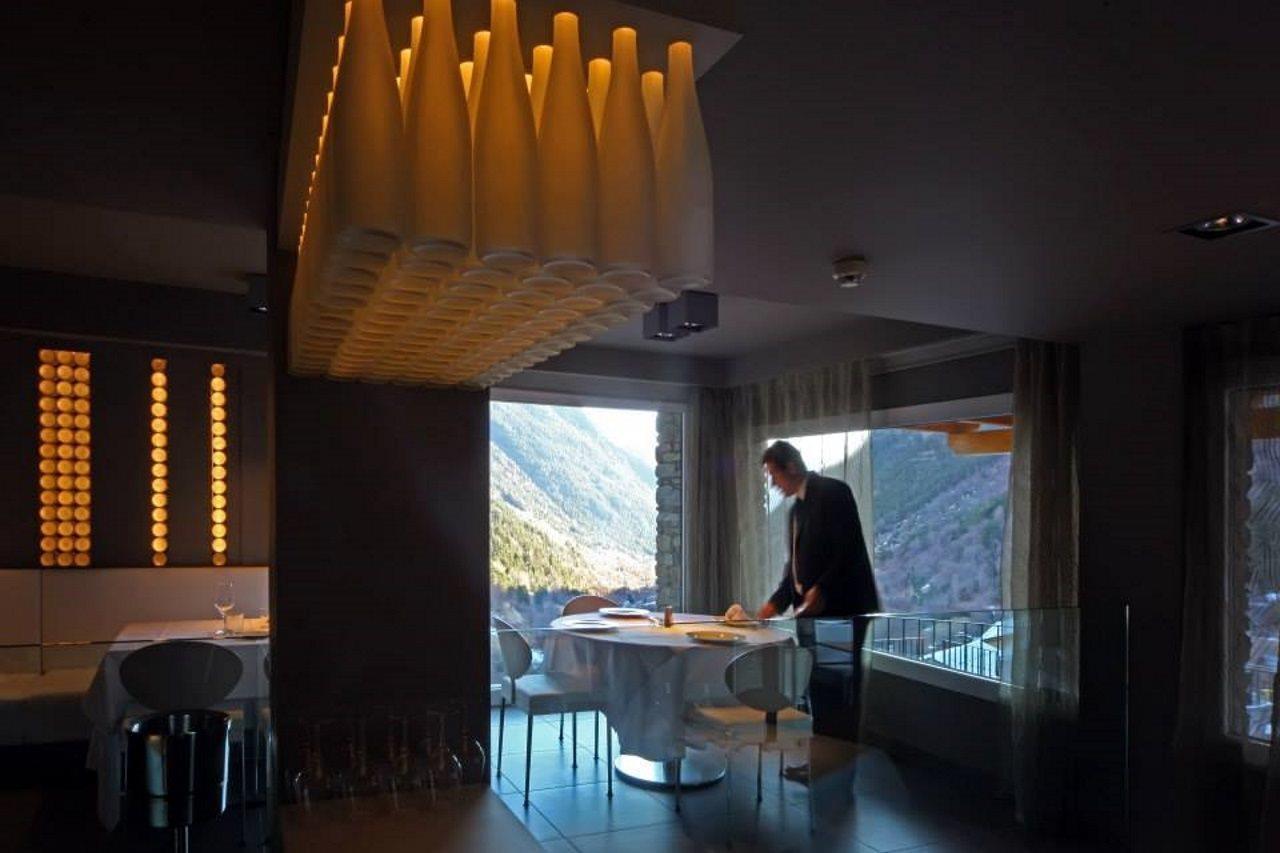 Xalet Bringue Hotel Ел Серат Екстериор снимка