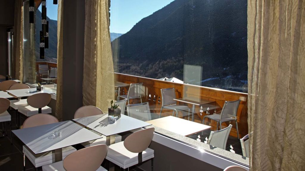 Xalet Bringue Hotel Ел Серат Екстериор снимка